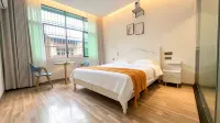 Jinghui Themed Movie Homestay (Hubei Engineering College) - balcony