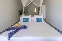 Nomad Beach Resort - Breakfast