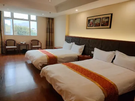 Weigang Hotel Отели рядом с достопримечательностью «Kuixingyan»