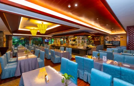 Jinta Hot Spring Hotel Отели в г. Лианхэ