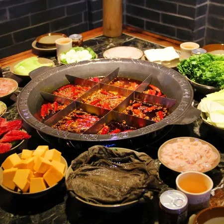 Chongqing Ashan River View Hotel (Jiefangbei Raffles Square Branch)