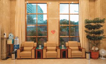 Borrman Sunshine Panorama Selected Hotel (Shanwei Ermalu Food Street)