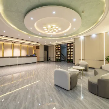 Wanning Jinhong Business Hotel (Huayacheng High-speed Railway Station)