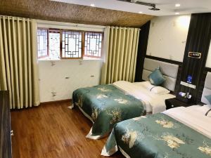 Xijiang Qianhu Miaozhai Miao'ali Homestay (Guanjingtai Shop)