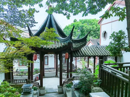 Maoshan · Zhidao Forest Hot Spring Home stay Отели рядом с достопримечательностью «Yuanfu Wanning Palace»