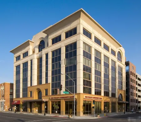 Xiyue Hotel (Wanyue City) Отели рядом с достопримечательностью «Dushan Forest Park»