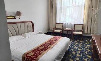 Ejin Qi Zhongxin Hotel