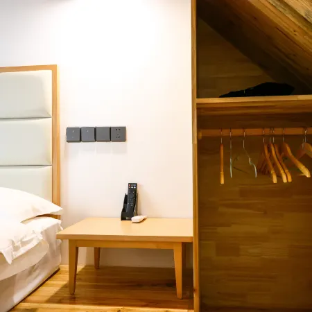 Nanzhuo Holiday Hotel