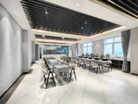 Manzhou International Hotel (Jiajiang Passenger Transport Center)