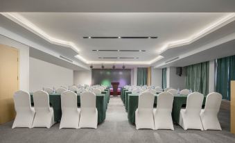 Galaxy Holiday Hotel (Ningxiang Jinzhou Avenue No.1 Middle School)