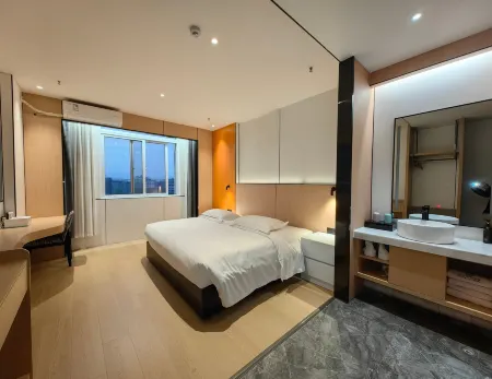 Ganmu Hotel (Dinghe Square)