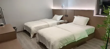 an County Zhengxing Business Hotel Отели рядом с достопримечательностью «Luofu Mountain»