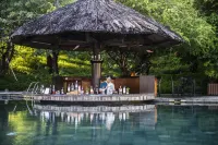 Hon Tam Resort (formerly MerPerle Hon Tam Resort) - bar