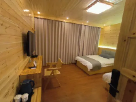 Beishe Courtyard (Arctic Village)