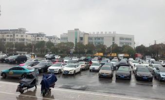 Homeinn Plus Hotel (Yangzhou Dongguan Street Wuyue Plaza)
