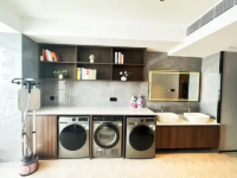 Rest Hotel (Shijiazhuang Hongqi Street Ximeihua Street)