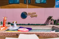 Cloud Florence Homestay - Rooftop Pools
