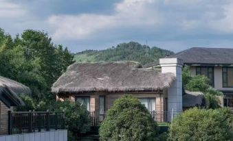 Henon Bamboo Retreats