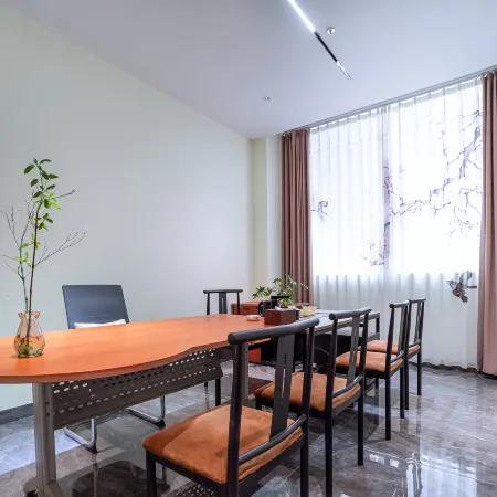 Swallow Return Hotel (Hengji Plaza Food City, Baise Youjiang District)