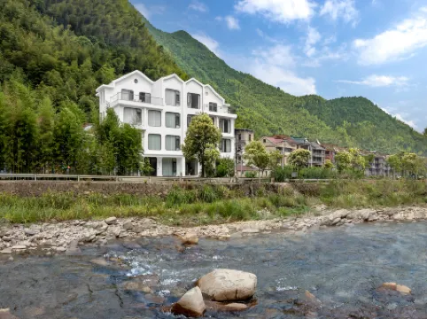 Tonglu Qingyuan· Villa mountain and wild river tracing around the mountain beautiful accommodation Отели рядом с достопримечательностью «Tianlongjiupu»