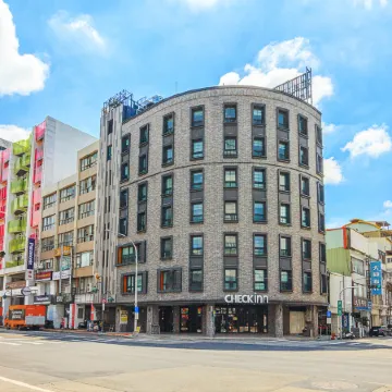 CHECKinn Taichung Ziyou Отели рядом с достопримечательностью «Храм Паочуэ»
