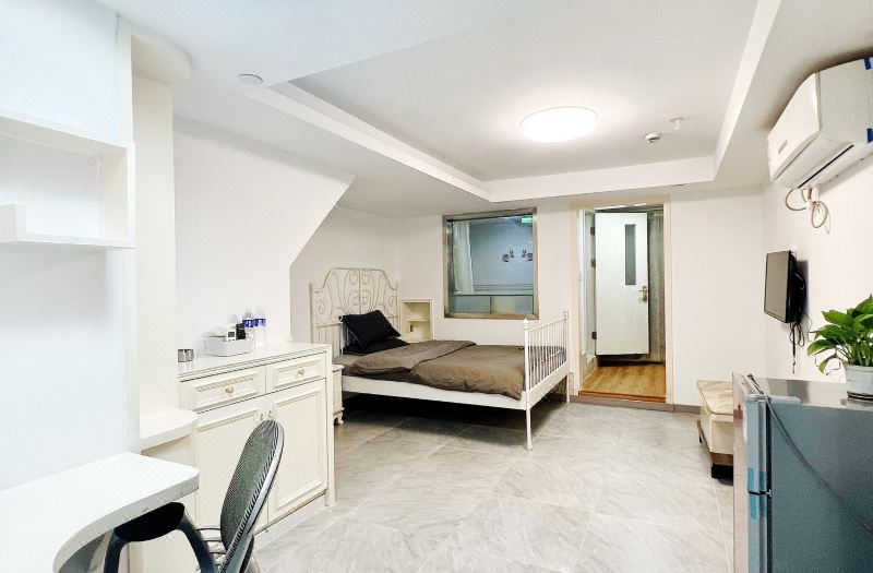 Qingyiwan Apartment (Shanghai Railway Station Jiangning Road Subway Station Branch)
