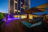Mission Hills Hotel - Pools