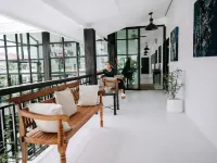 The Courtyard Chiangrai Hotels near At Waterside