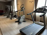 River & Holiday Maple Hotel - Gym