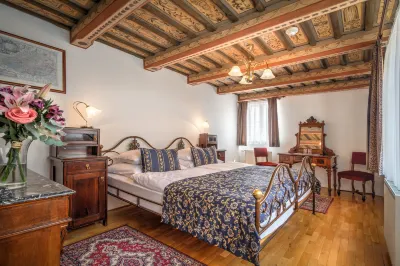 Red Lion Hotel Các khách sạn gần Lâu đài Praha