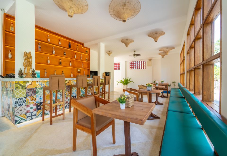 4. 율라만 호텔..