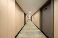 Yi Lai Hotel(Xinyang Railway Station)