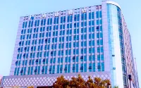 hongtu Hotel (Fengcheng River View Hotel, Pozi Street, hailing) Hotel dekat Taishan Temporary Imperial Palace Commercial Pedestrian Street