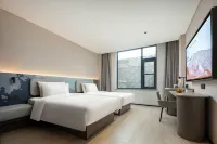 Jinan Daming Lake Scenic Area Furong Street Light Residence Hotel