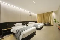 Muqi · Cinema-style Smart Hotel (Yanji Yanbian University Internet Celebrity Bullet Screen Wall) - 공항 셔틀버스