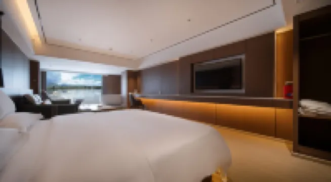 Shihua Yijing Seaview Hotel (Baoshan Qinghuahai Wetland Park Branch)