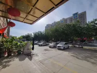 輪台五鑫精品飯店 - 停車場