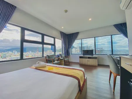 Cali Hotel Quy Nhon Отели в г. Куинён