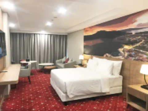 Labersa Hotel & Convention Center Samosir Hoteles en Simanindo