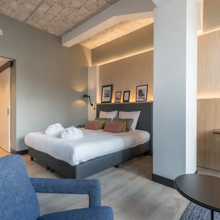 Postillion Hotel WTC Rotterdam Отели рядом с достопримечательностью «Шарлос»