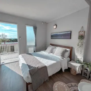 Chaikuo Waterfront Hotels near Changbin Coast Observatory