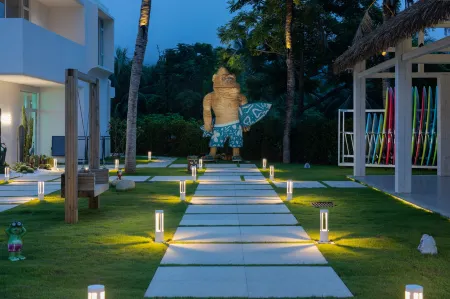 Mr. Tang’s Yard·Immersive Experience B&B (Riyue Bay Branch)