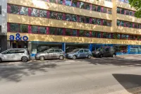 a&o Düsseldorf Hauptbahnhof - موقف سيارات