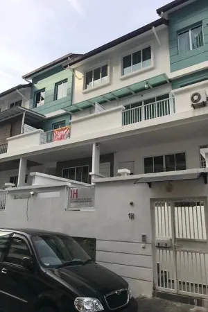 Island Hostel Bayan Lepas Airport