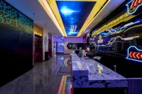 Hongya Blue Whale E-Sports Hotel - 2 Yıldız