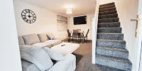 Comfy 2 Bedroom House with Great Parking