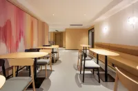 Huasheng Yiju Hotel (Jinhua Road Branch)