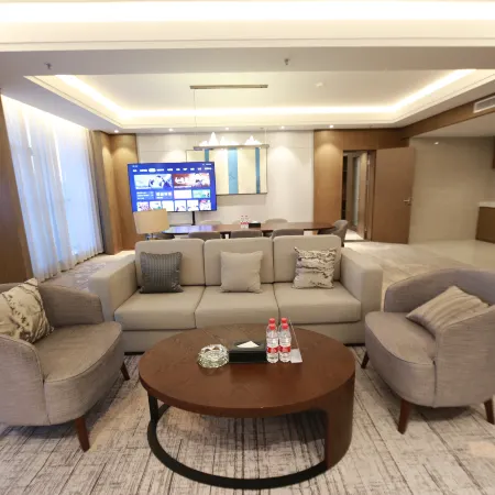 Hewei Gui Hotel (Xuchang East Station Branch)