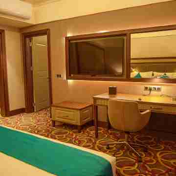 J's Signature Hotels Rooms