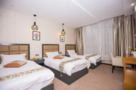 峨眉山瑞萊ホテル（ 峨眉山旅遊バスステーション）